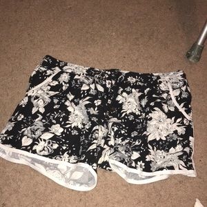 Maternity shorts